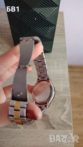 Дамски часовник  Fossil, снимка 3 - Чанти - 52423095