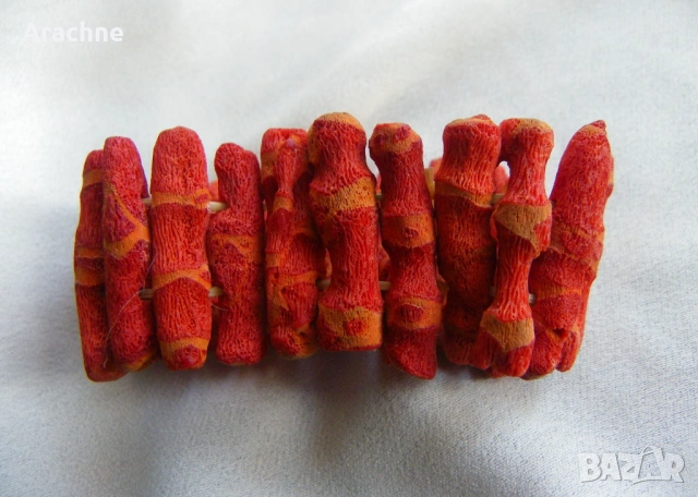 Гривна от корали, снимка 2 - Гривни - 44805871