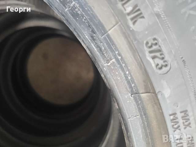 4бр. зимни гуми 215/50/18 Uniroyal, снимка 6 - Гуми и джанти - 52510653