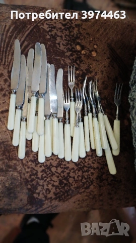 Салатни вилица и ножове