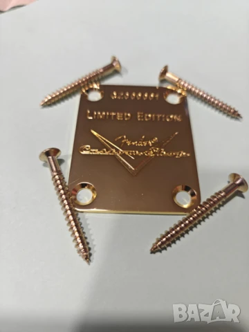 Neck Plate с лого Fender Custom Shop Limited Edition
