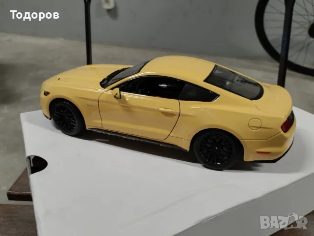 мащабен модел колекционерска количка Ford Mustang, снимка 5 - Колекции - 47829193