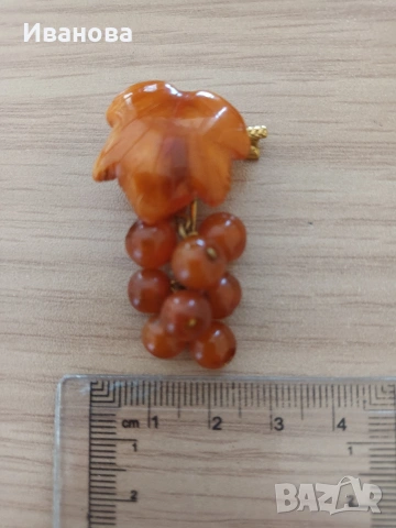 Красива руска брошка от балтийски кехлибар, снимка 2 - Колиета, медальони, синджири - 54078560