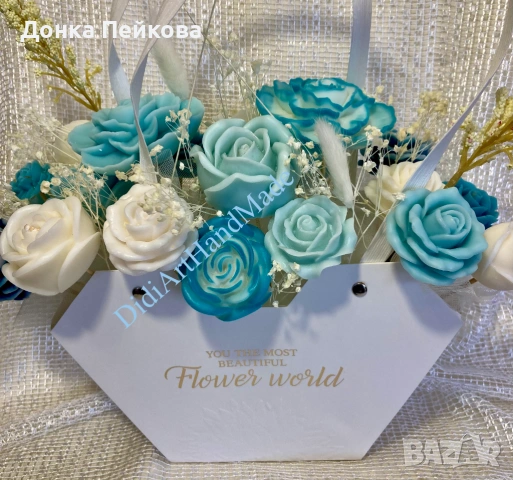 Луксозен букет от соеви свещи в тюркоаз и бяло – ръчна изработка, снимка 3 - Декорация за дома - 53516640