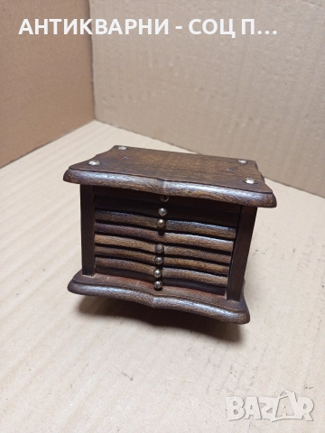 Комплект Стара Дървена Кутия С Подложки За Чаши. 