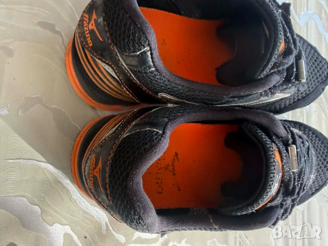 MIZUNO-МАРАТОНКИ №41 много леки  и двете тежат 430 грама, снимка 9 - Маратонки - 54229163