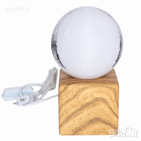 Настолна LED лампа, 3 цвята с квадратна основа, снимка 3 - Лед осветление - 50947198