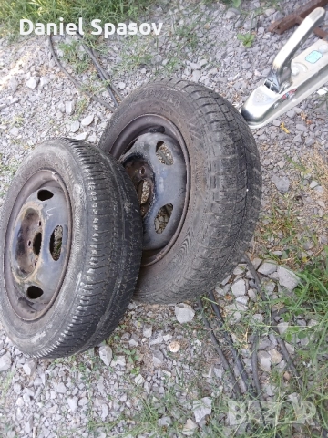 Продавам 2 гуми с джанти 13цола 