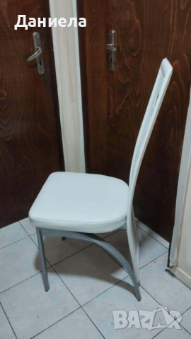 Кухненски стол - бяла изкуствена кожа и метален корпус, снимка 3 - Столове - 53639331