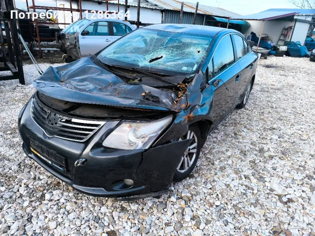 Toyota Avensis 1.8i НА ЧАСТИ , снимка 1 - Автомобили и джипове - 48887927