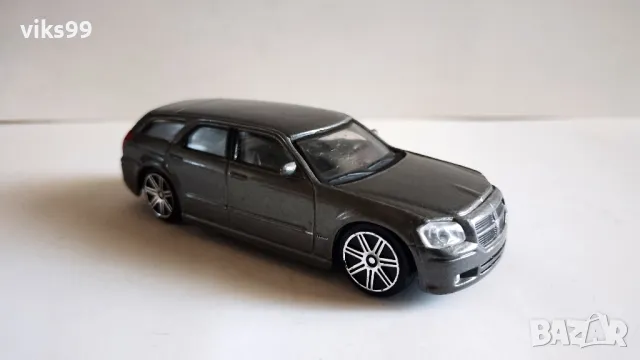 2006 Dodge Magnum RT Bburago 1:43, снимка 5 - Колекции - 48087610