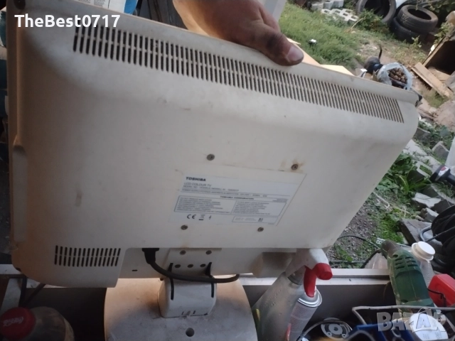 компютр с Монитор Стра но здрав , снимка 3 - Монитори - 51861378