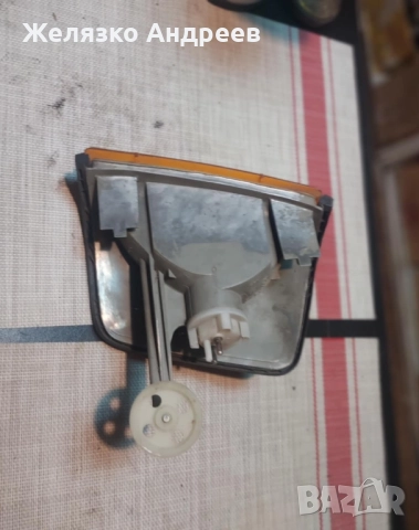 Мерцедес 190 Hella десен мигач , снимка 2 - Части - 52416915