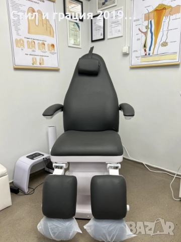 Стол за педикюр Cubo (5 мотора) - тъмно сив/бял, снимка 2 - Педикюр и маникюр - 44515812