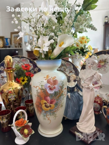 Made in France Napoleon III Hand Painted Opaline Vase with Yellow Bottom Bandage, c1890 Код P2112, снимка 3 - Декорация за дома - 54153500