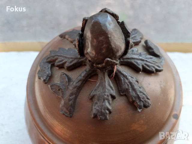 Страхотен кован меден съд с бронзов обков масивен и качество, снимка 5 - Антикварни и старинни предмети - 53490729