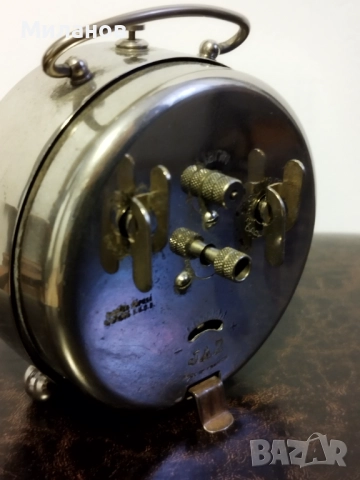 Стар механичен будилник, настолен часовник, снимка 5 - Антикварни и старинни предмети - 52877864