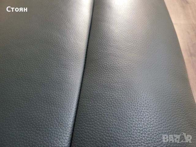 Тюркоазена кожена табуретка, снимка 2 - Дивани и мека мебел - 53753835