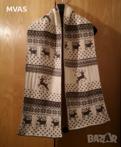 Нов дамски двулицев коледен шал на еленчета, снимка 2 - Шалове - 52860128