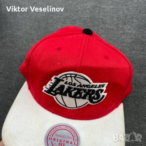 ЛОТ 3 Броя Шапки New York Yankees Raiders LA Lakers NBA MLB Snapback, снимка 4 - Шапки - 51040341