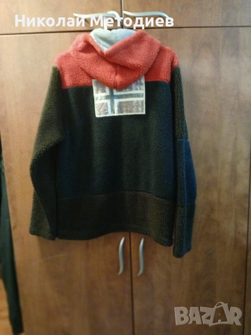 Много запазен полар м размер 