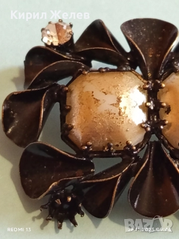 ВИНТИДЖ БРОШКА в ЦВЯТ ОРЪЖЕЕН МЕТАЛ със СИМУЛИРАНИ ПЕРЛИ и КРИСТАЛИ 52203, снимка 3 - Други - 52545069