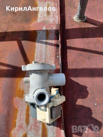 Продавам ел.помпа със съединения за пералня
