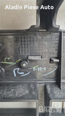 Централна решетка Ford Ranger година 2003 2004 2005 2006 2007 код UM4850710, UM48-50710 , снимка 7 - Аксесоари и консумативи - 52924980