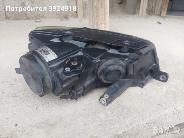 Фар за пасат В6 2008г, снимка 2 - Части - 54045536