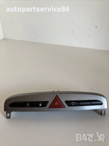 Бутон за аварийни светлини Rhd за Peugeot 308 2.0 HDi (2009) 9659793677, снимка 3 - Части - 53632378