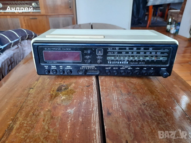 Старо радио,радиочасовник Telefunken Digitale 200