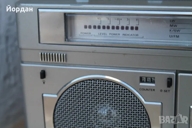 Радиокасетофон ''Grundig RR 550'', снимка 2 - Радиокасетофони, транзистори - 46886210