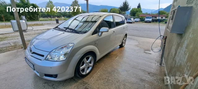 Продава Toyota Corolla Verso 2.2, снимка 3 - Автомобили и джипове - 46922057