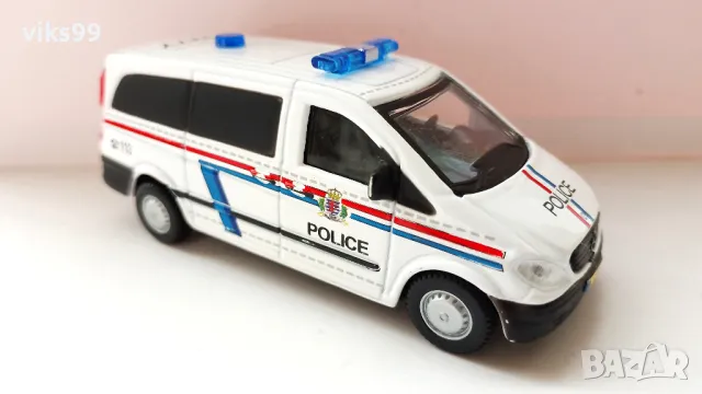 Bburago MERCEDES-BENZ VITO POLICE - Мащаб 1:50, снимка 6 - Колекции - 48224533