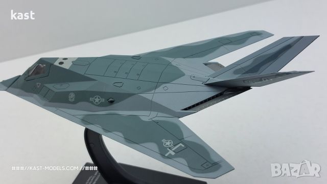 KAST-Models Умален модел на F-117A NIGHTHAWK Hachette 1/100, снимка 6 - Колекции - 46068333
