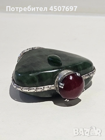 Антична китайска бутилка за емфие със зелен нефрит от династията Цин., снимка 3 - Антикварни и старинни предмети - 53946128