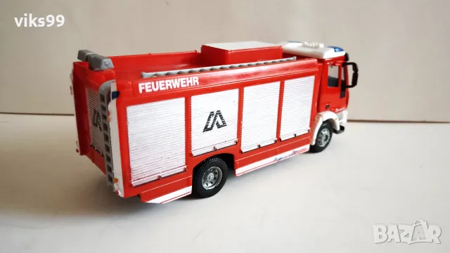 Bburago Iveco Magirus RW Feuerwehr 1:50, снимка 5 - Колекции - 47137382