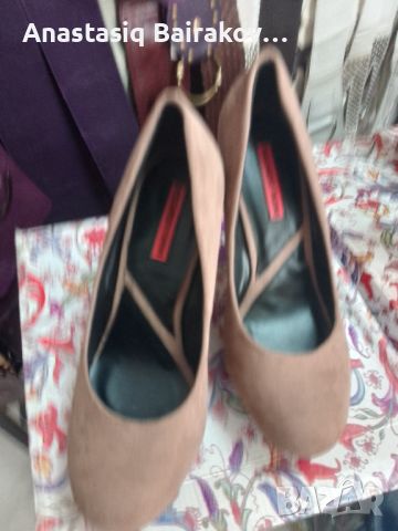 Женско обувки , снимка 1 - Дамски обувки на ток - 46445984