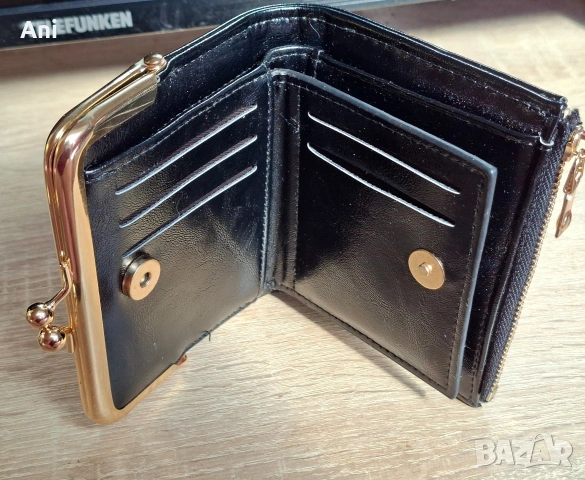 Малко кожено протмоне Fragola, снимка 4 - Чанти - 53861747