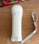 Wii Оригинален контролер + оригинално силиконово протекторче, снимка 2