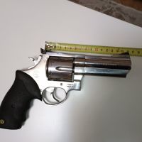 Револвер Таурус, снимка 5 - Бойно оръжие - 45200210