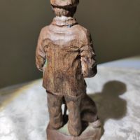 Дървена фигурка "Мъж с куче", снимка 4 - Антикварни и старинни предмети - 45498656