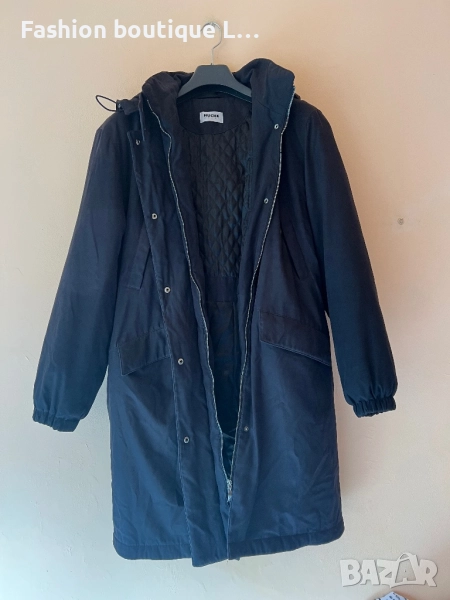 Дълго черно зимно яке с качулка и много джобове М размер с ластик в талията който се стяга 🖤, снимка 1