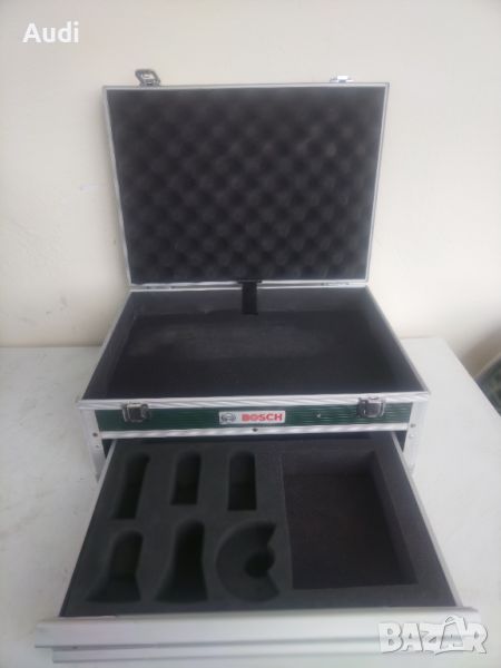 BOSCH алуминиев куфар с чекмедже за инструменти.  Има няколко броя  дунапрен за уплътнение на инстру, снимка 1