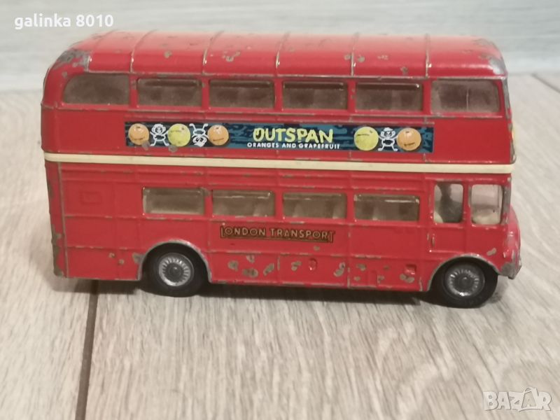 Стар метален Лондонски автобус, снимка 1
