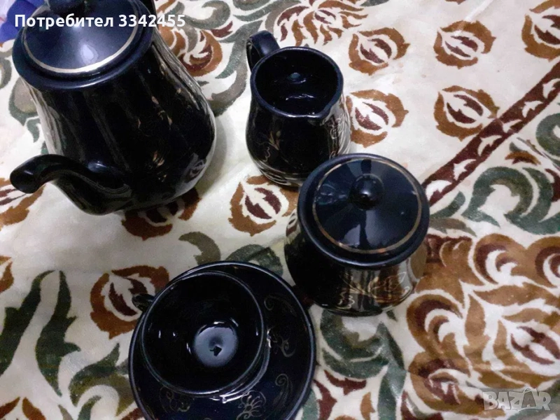 Сервиз за кафе със златна декорация, снимка 1