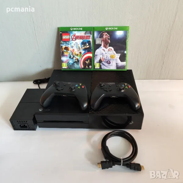 Console Xbox One с два джойстика + 2 игри, снимка 1