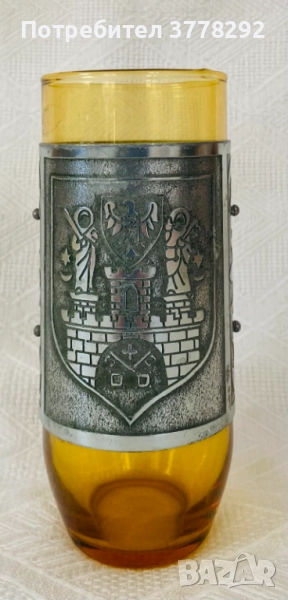 Старинна чаша от стъкло, с метален обков.От 80-те г. на миналия век,с герба на гр.Познан, Полша, 57 , снимка 1