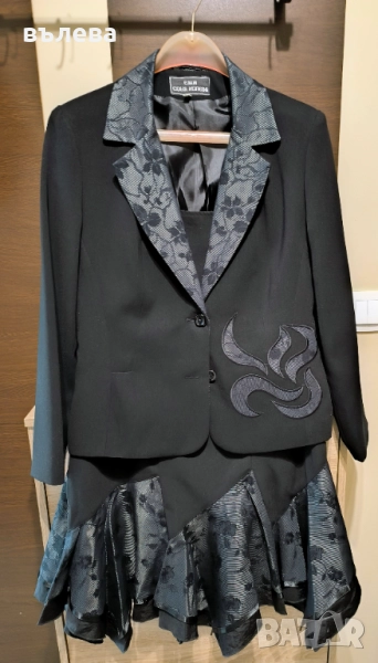 Дамски костюм черен с апликации , снимка 1