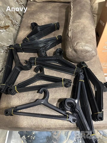 👕 Пластмасови закачалки – черни – 0.12€/бр (80 бр налични), снимка 2 - Други - 54014860